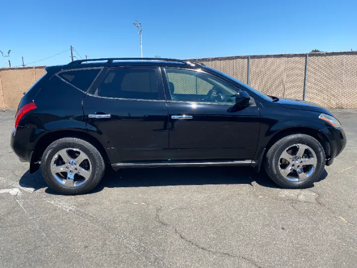 BLACK, 2003 NISSAN MURANO Image 3