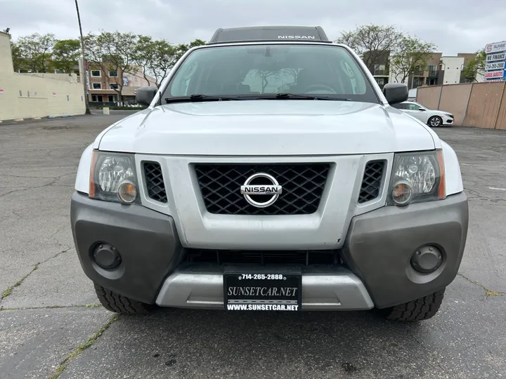 WHITE, 2011 NISSAN XTERRA Image 12