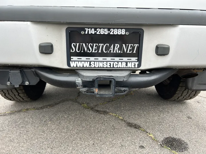 WHITE, 2011 NISSAN XTERRA Image 37