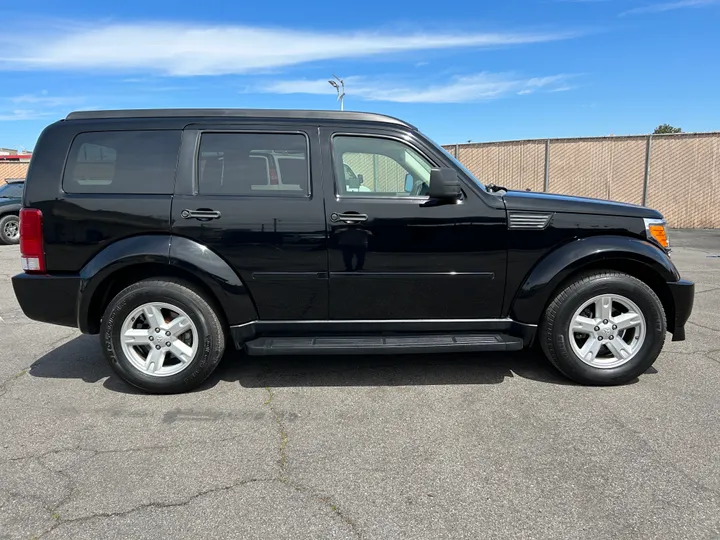 BLACK, 2007 DODGE NITRO Image 3