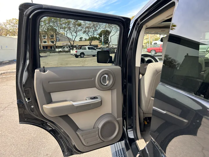 BLACK, 2007 DODGE NITRO Image 26