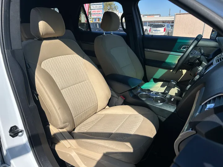 WHITE, 2016 FORD EXPLORER Image 38