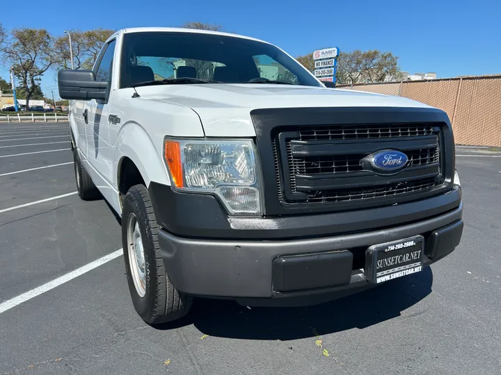 WHITE, 2013 FORD F150 REGULAR CAB Image 2