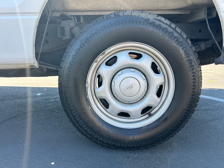 WHITE, 2013 FORD F150 REGULAR CAB Image 15