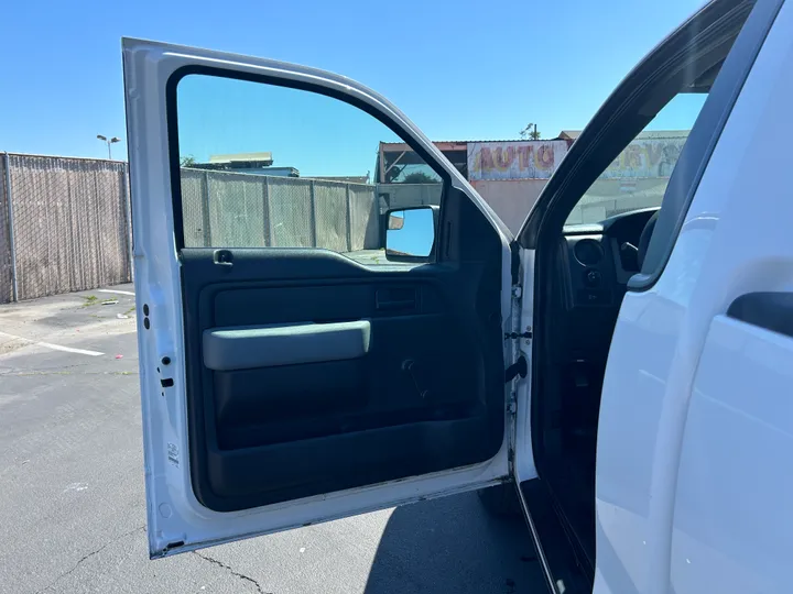 WHITE, 2013 FORD F150 REGULAR CAB Image 17