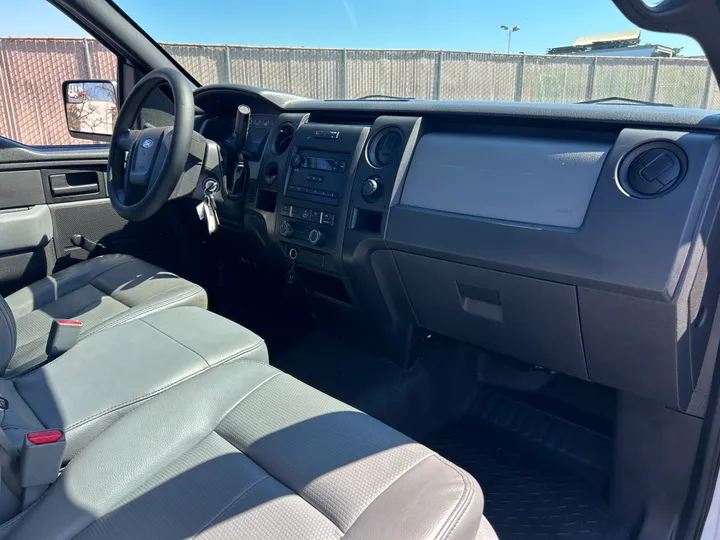 WHITE, 2013 FORD F150 REGULAR CAB Image 30