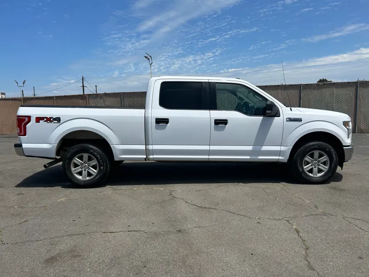 WHITE, 2017 FORD F150 SUPERCREW CAB Image 3