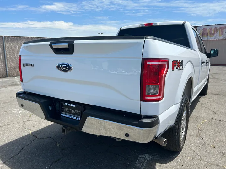 WHITE, 2017 FORD F150 SUPERCREW CAB Image 5