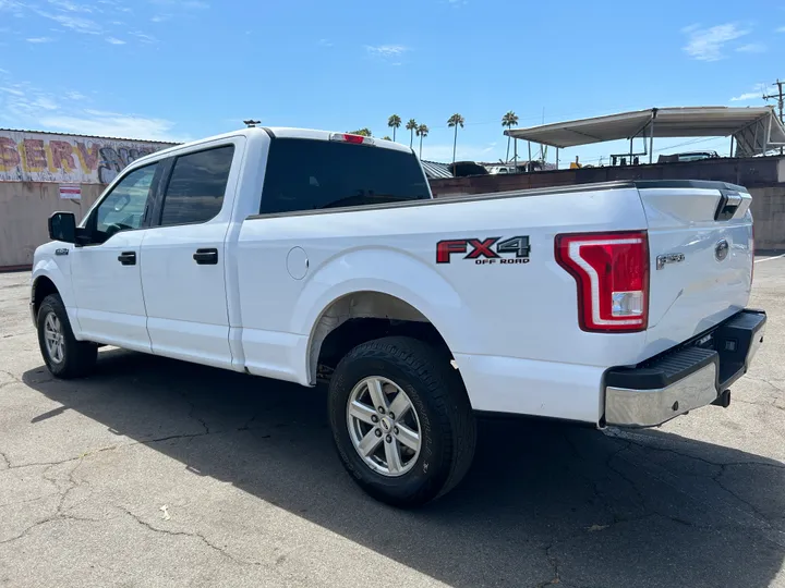 WHITE, 2017 FORD F150 SUPERCREW CAB Image 8