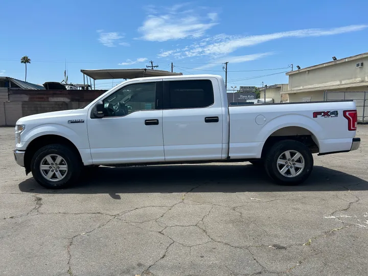 WHITE, 2017 FORD F150 SUPERCREW CAB Image 9