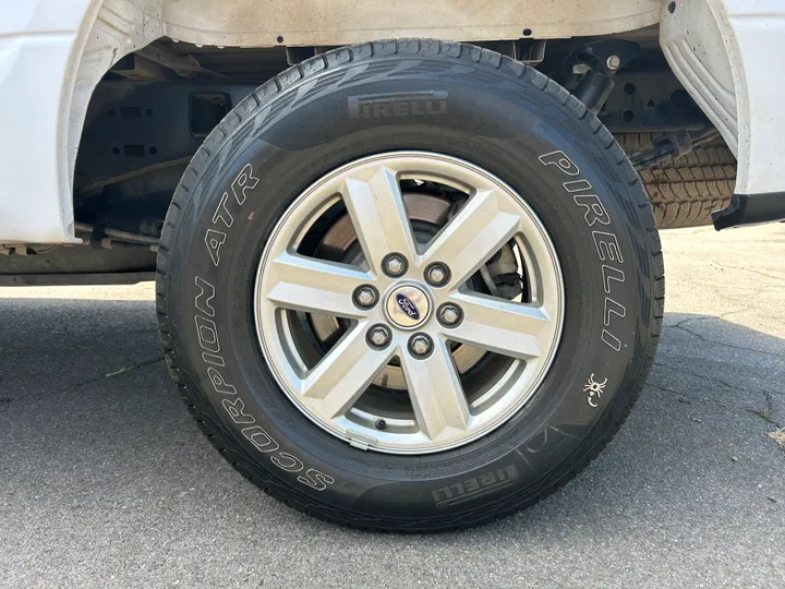 WHITE, 2017 FORD F150 SUPERCREW CAB Image 15