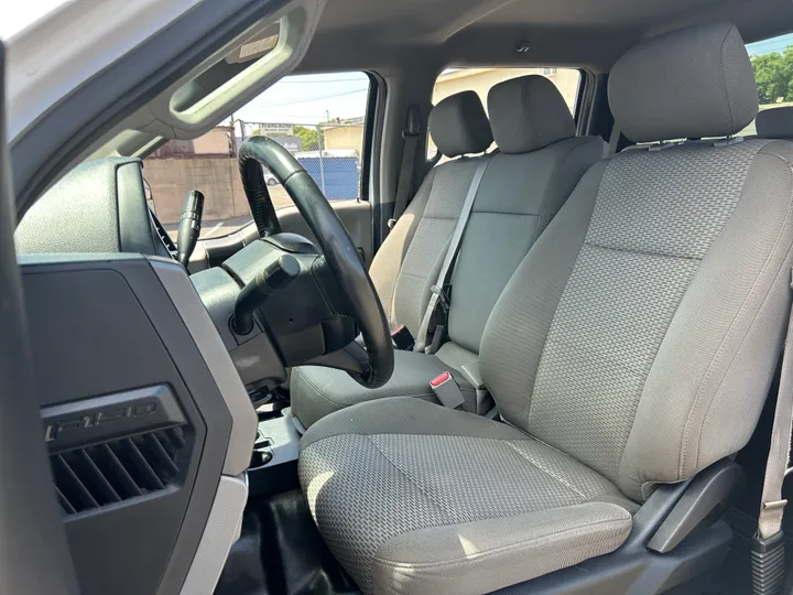 WHITE, 2017 FORD F150 SUPERCREW CAB Image 20