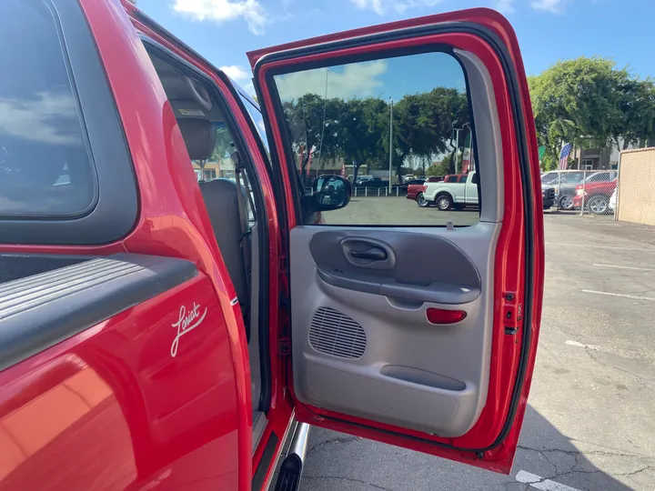 RED, 2001 FORD F150 SUPERCREW CAB Image 26