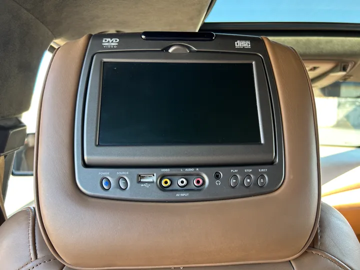 BURGUNDY, 2017 CADILLAC ESCALADE ESV Image 32