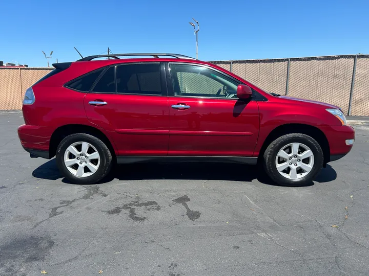 RED, 2009 LEXUS RX Image 3