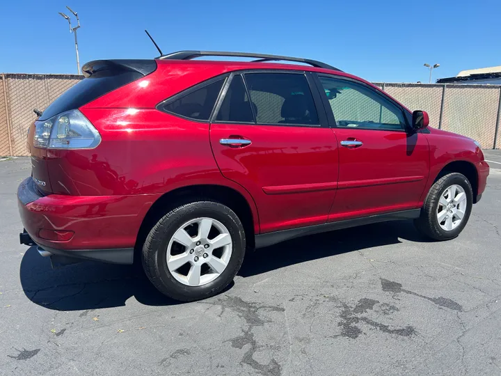 RED, 2009 LEXUS RX Image 4