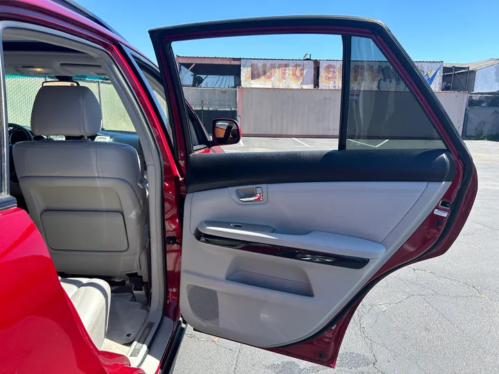 RED, 2009 LEXUS RX Image 32