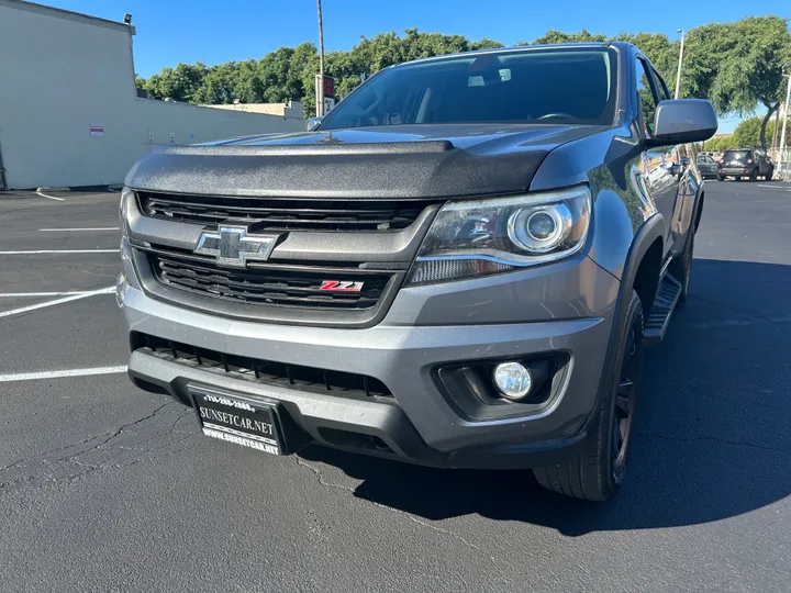 GRAY, 2018 CHEVROLET COLORADO CREW CAB Image 11