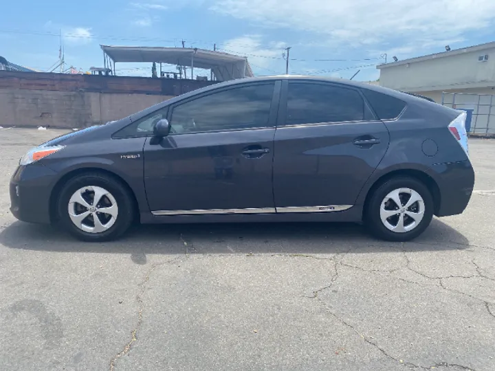 GRAY, 2013 TOYOTA PRIUS Image 9