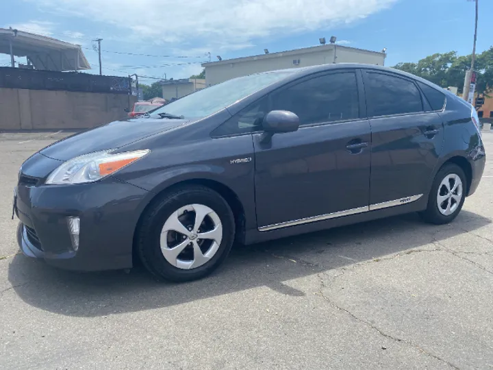 GRAY, 2013 TOYOTA PRIUS Image 10