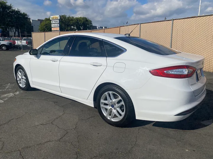 WHITE, 2016 FORD FUSION Image 8