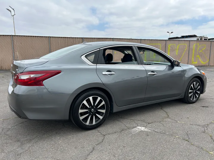 GRAY, 2018 NISSAN ALTIMA Image 4