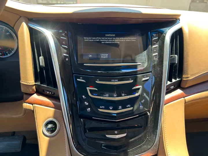 RED, 2016 CADILLAC ESCALADE ESV Image 24