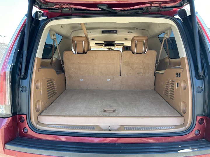 RED, 2016 CADILLAC ESCALADE ESV Image 31