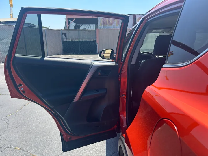 ORANGE, 2016 TOYOTA RAV4 Image 26