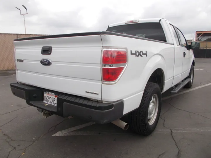 WHITE, 2014 FORD F150 SUPER CAB Image 4