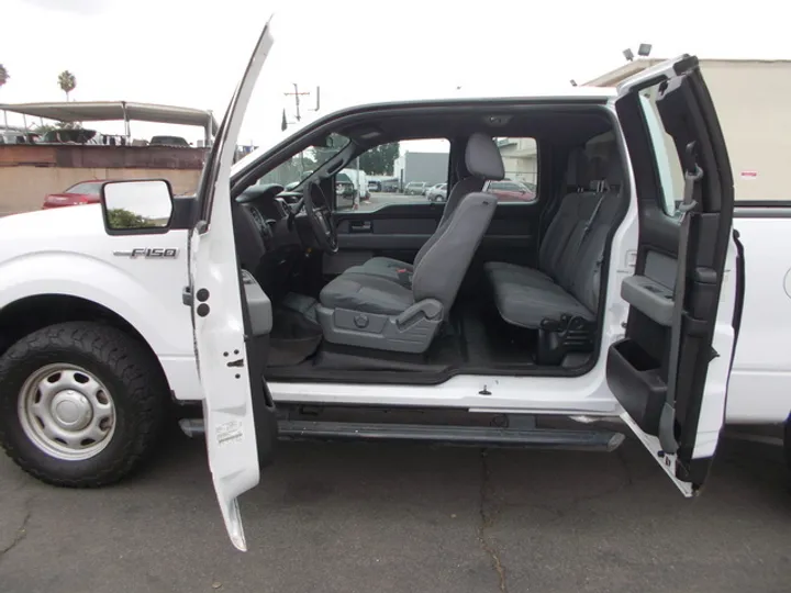 WHITE, 2014 FORD F150 SUPER CAB Image 28