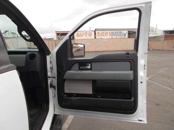 WHITE, 2014 FORD F150 SUPER CAB Image 32