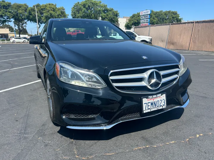 BLACK, 2014 MERCEDES-BENZ E-CLASS Image 2