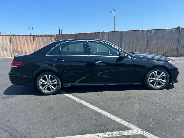 BLACK, 2014 MERCEDES-BENZ E-CLASS Image 3