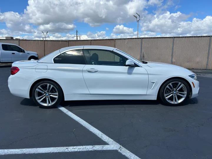 WHITE, 2019 BMW 4 SERIES Image 3