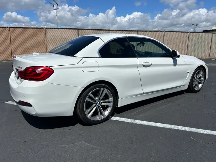 WHITE, 2019 BMW 4 SERIES Image 4