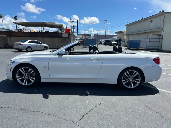 WHITE, 2019 BMW 4 SERIES Image 14