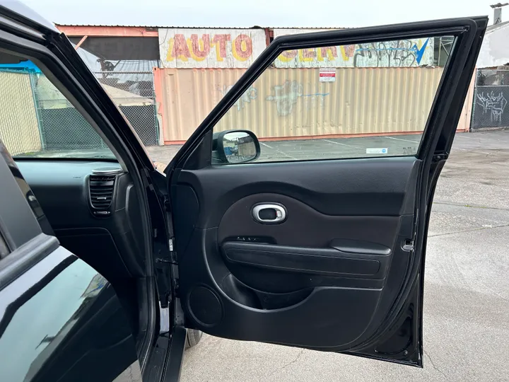 BLACK, 2016 KIA SOUL Image 31