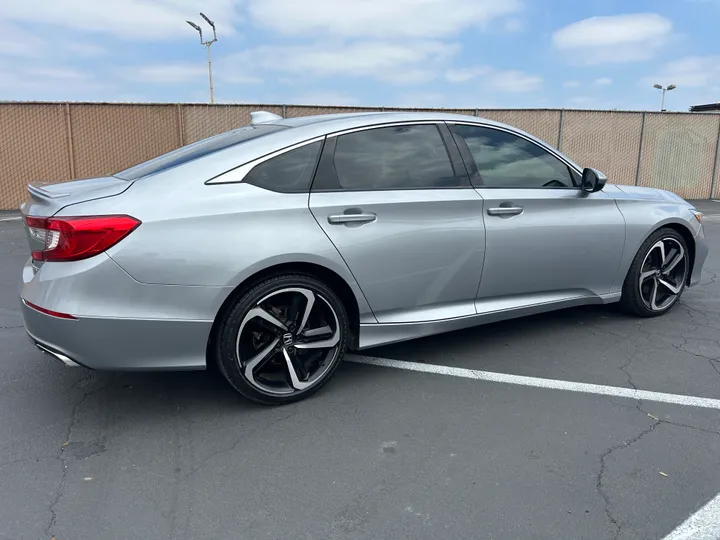 BLACK, 2018 HONDA ACCORD Image 4