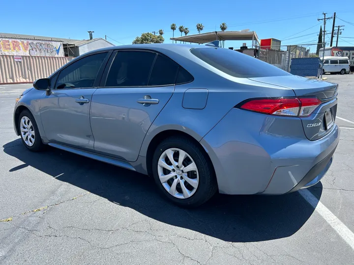 BLUE, 2020 TOYOTA COROLLA Image 8