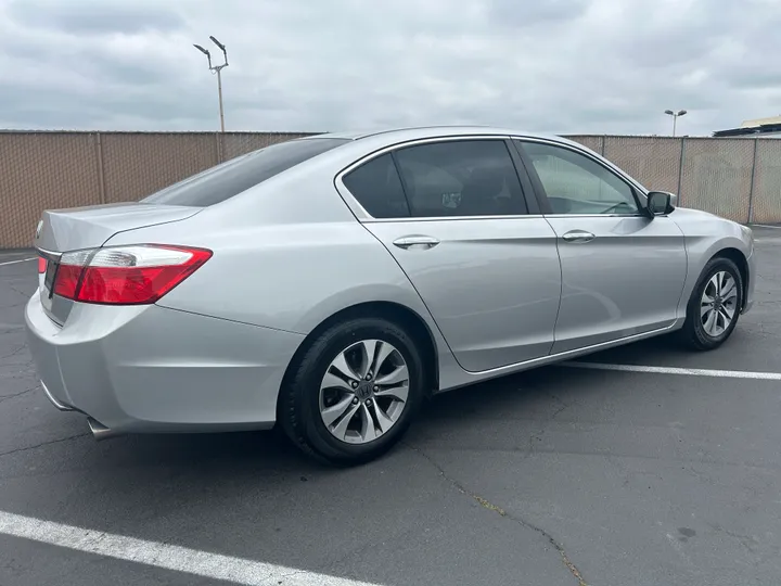 SILVER, 2014 HONDA ACCORD Image 4