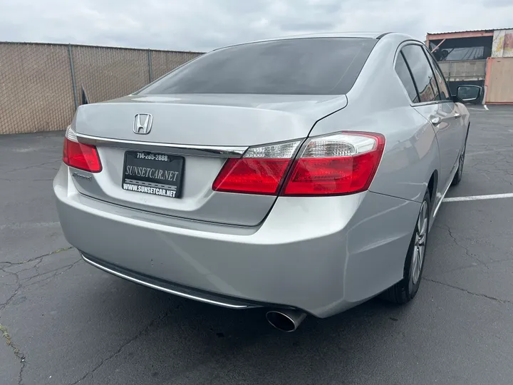 SILVER, 2014 HONDA ACCORD Image 5