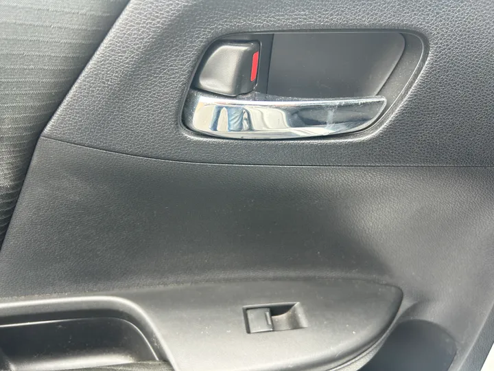 SILVER, 2014 HONDA ACCORD Image 27