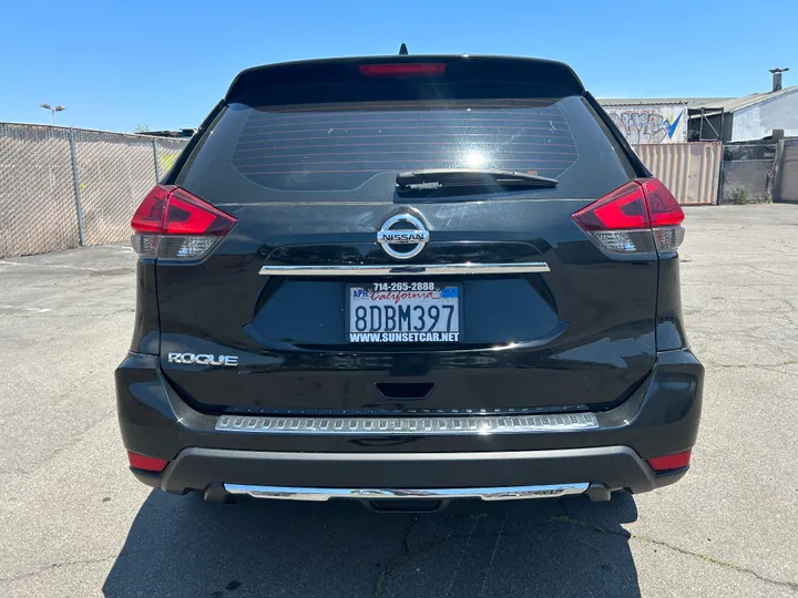 BLACK, 2018 NISSAN ROGUE Image 6