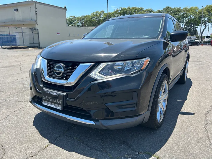 BLACK, 2018 NISSAN ROGUE Image 11