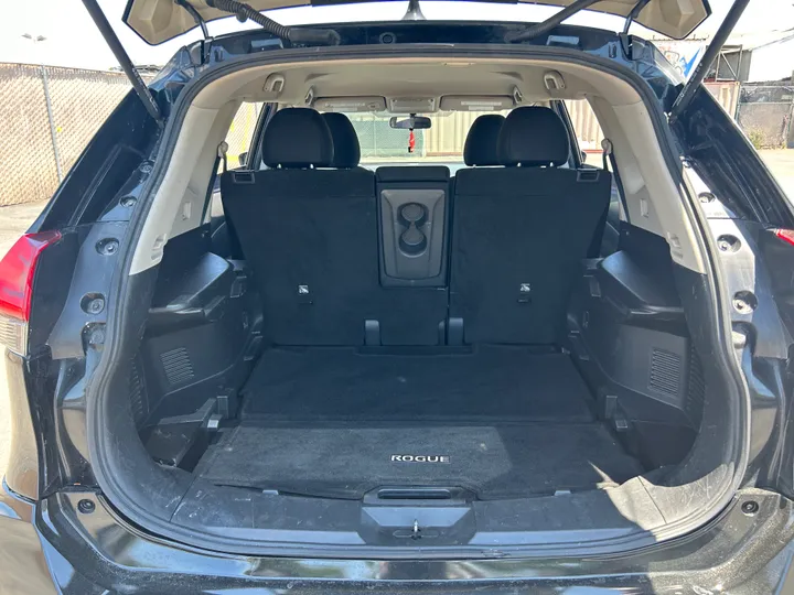 BLACK, 2018 NISSAN ROGUE Image 29