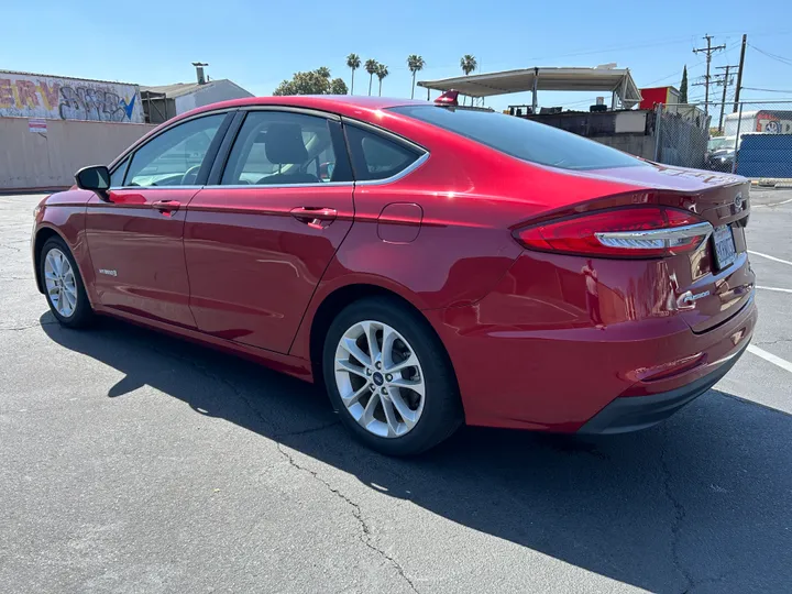 BURGUNDY, 2019 FORD FUSION Image 8