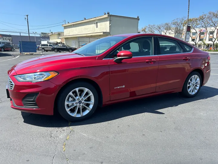 BURGUNDY, 2019 FORD FUSION Image 10