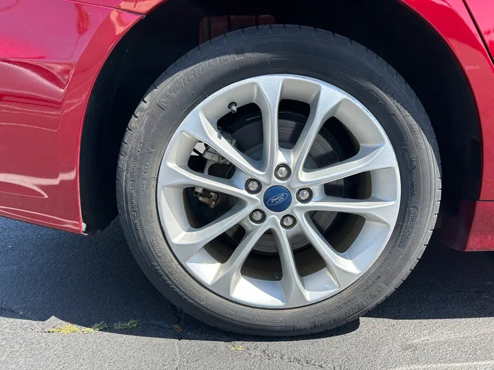 BURGUNDY, 2019 FORD FUSION Image 14