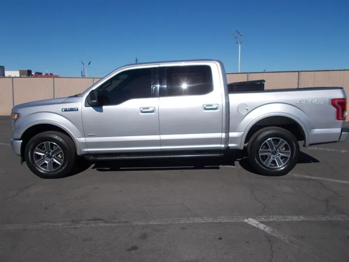 SILVER, 2017 FORD F150 SUPERCREW CAB Image 10